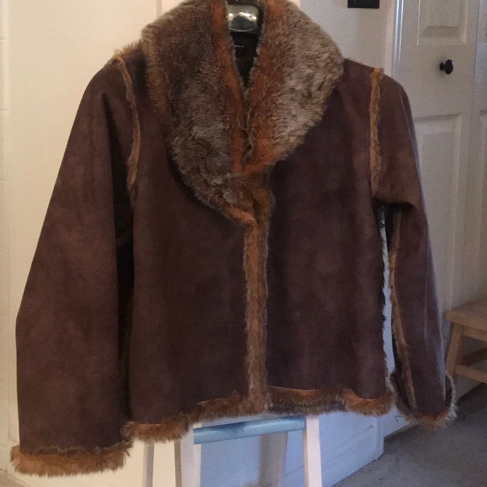 Dark brow leather jacket with faux fur trim
